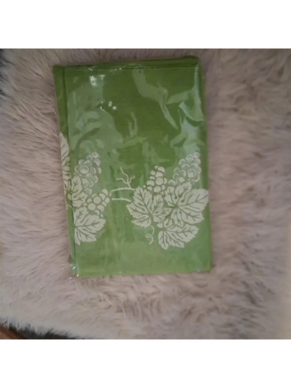 Vintage new in package Arbor tablecloth USA green flocked leaf vine 52x70 oblong